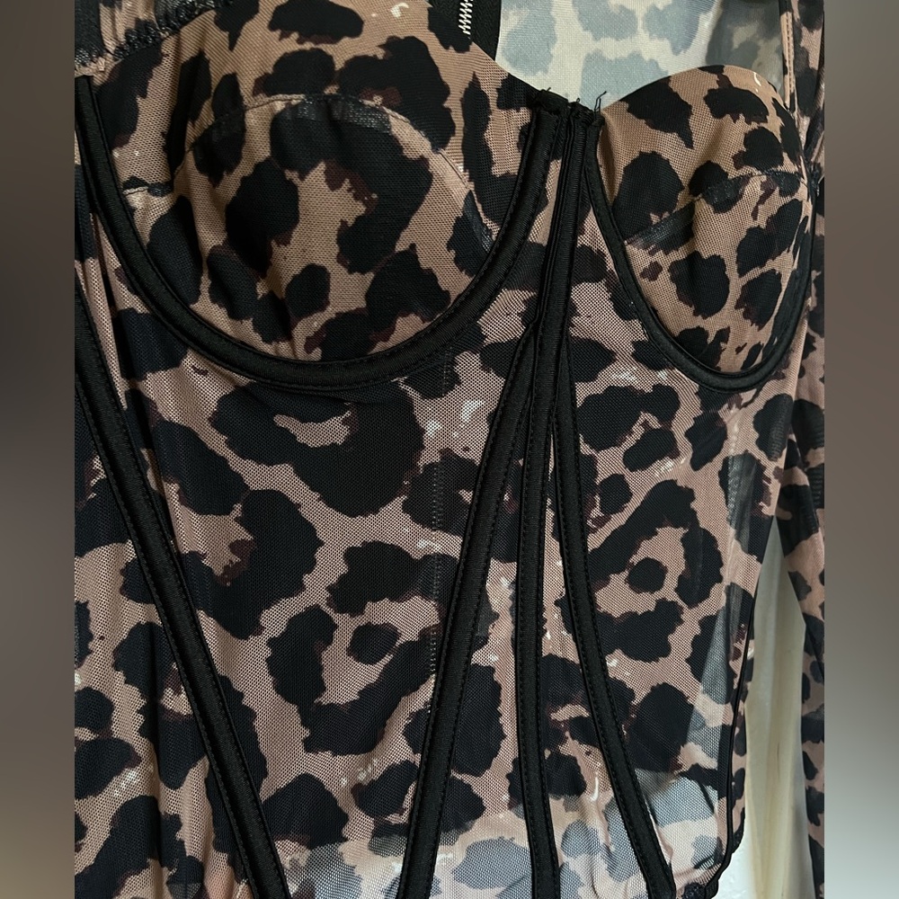 Miss Lola Leopard Print Long Sleeve Top - Picture 4 of 11